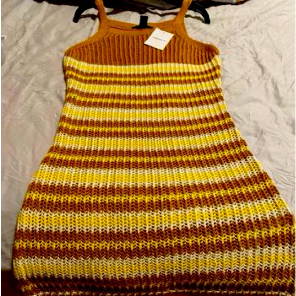 forever21 dress never been used for 10$. original price $15 .